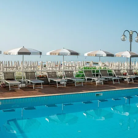 Astor Hotel 3*